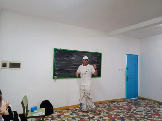 Au tableau, les consignes de sécurité