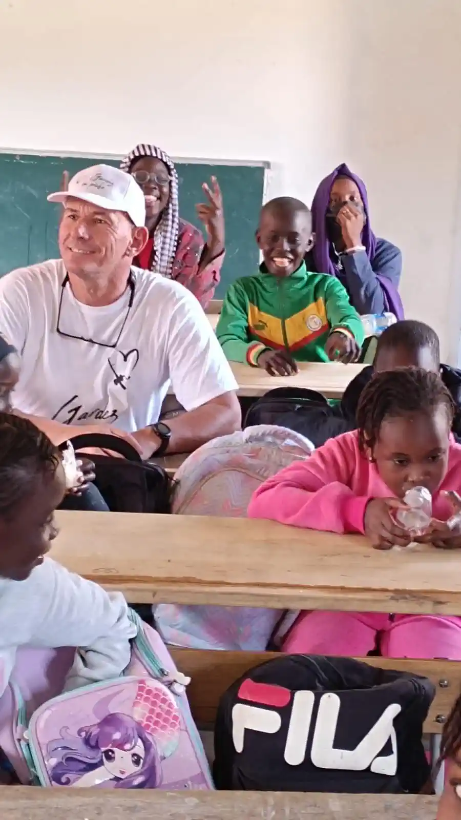 Distribution de matériel scolaire
